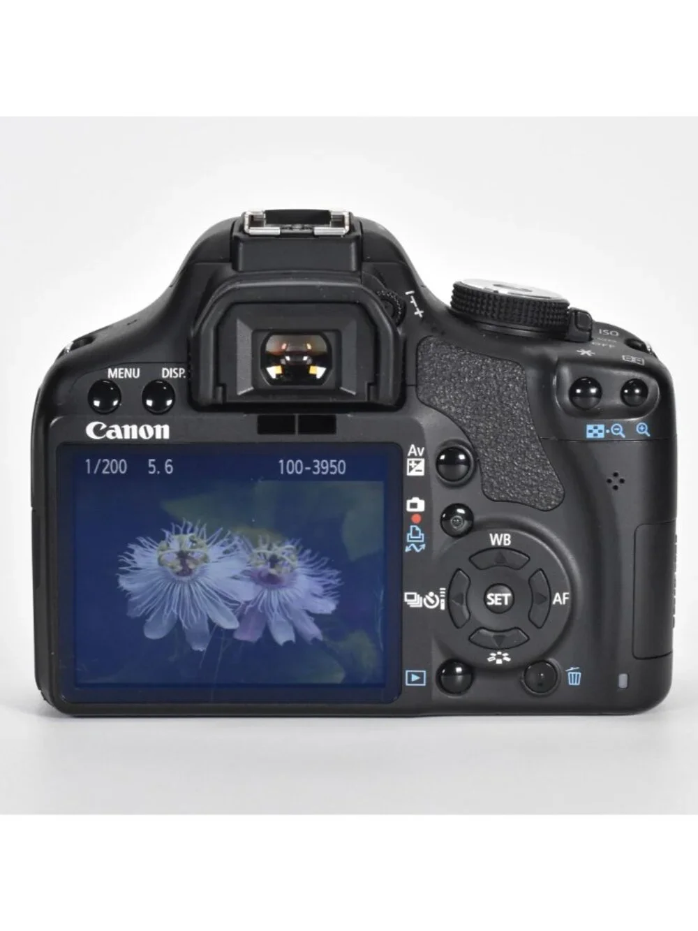 Canon EOS Rebel 500D/T1i Digital DSLR Camera 15.1MP 18-55mm Lens 3,552 Clicks